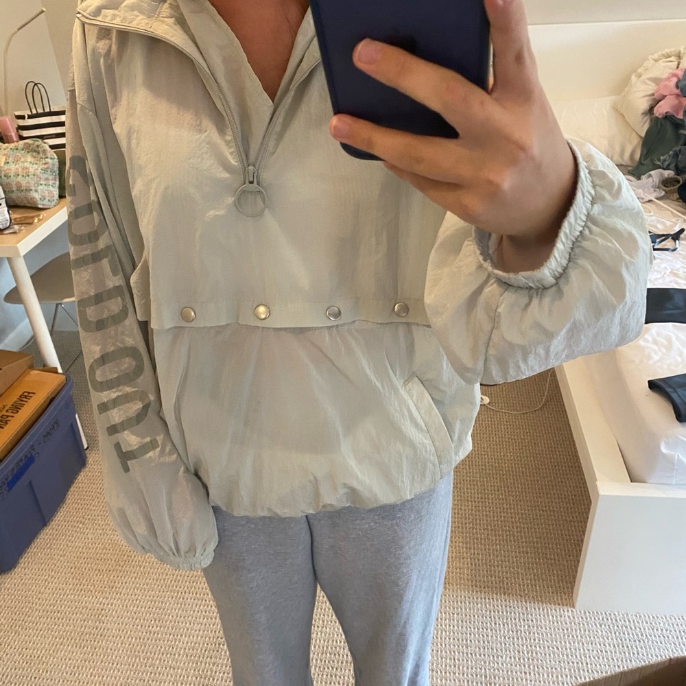 urban outfitters windbreaker